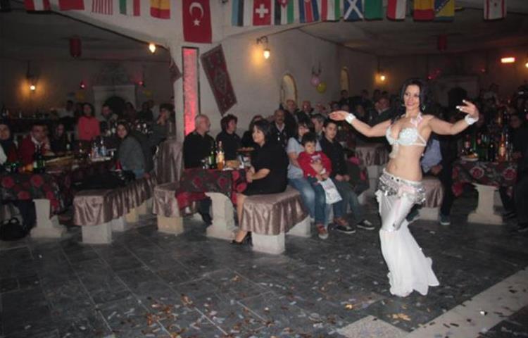 Türk Gecesi (akşam yemeği ve kültür gösterisi)