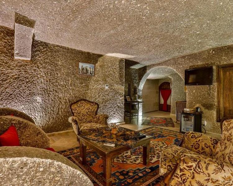 CAVE KING SUITE (114)